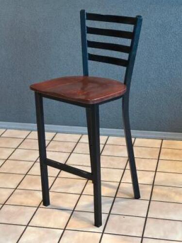 (4) - BARSTOOLS