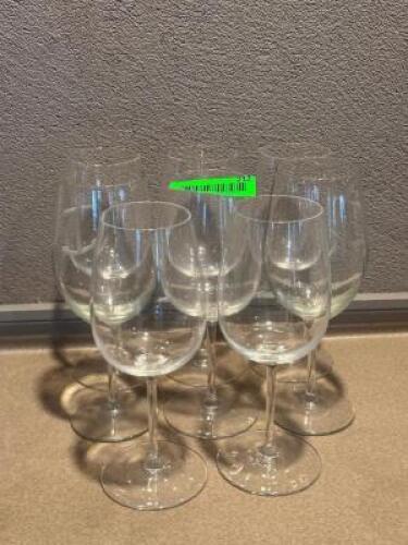 (8) - WINE GLASS