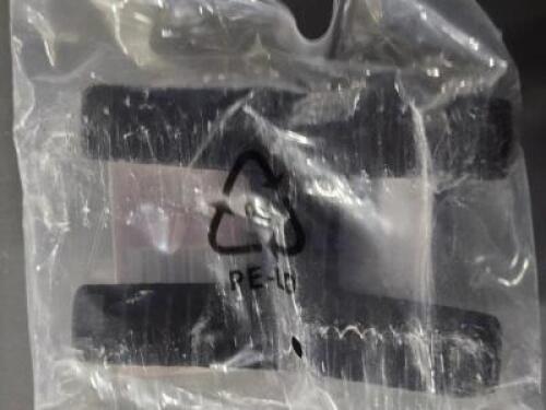DESCRIPTION: (1) VICE JAW ACCESSORY BRAND/MODEL: MILWAUKEE TOOL 48-22-8698 SIZE: 3.68" OAL 2.56" OAW RETAIL$: $129.03 QTY: 1