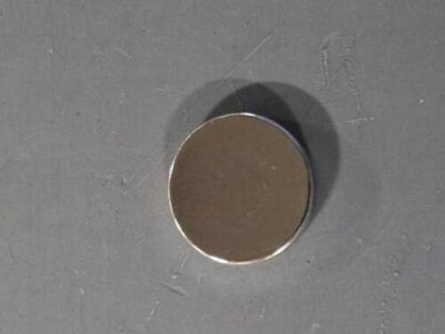 DESCRIPTION: (20) N52 NEODYMIUM DISK MAGNETS BRAND/MODEL: BUNTING N52P937125 SIZE: 0.937" DIA 14.8 LB PULLING FORCE RETAIL$: $58.50 QTY: 20