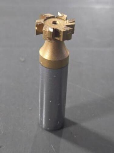DESCRIPTION: (2) STRIAGHT TOOTH CARBIDE TIPPED WOODRUFF-KEYSEAT CUTTER BRAND/MODEL: MOON TC605-TIN SIZE: 5/8" CUT DIA 3/16" CUT WIDTH 1/2" SD RETAIL$:
