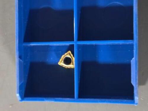 DESCRIPTION: (11) INDEXABLE DRILL INSERT BRAND/MODEL: KOMET WOEX 030204-13BK8425 RETAIL$: $268.29 QTY: 11