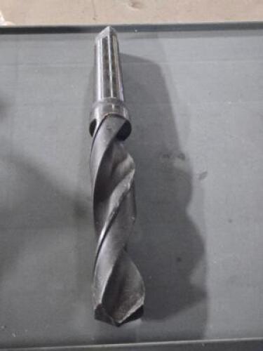 DESCRIPTION: (1) HSS TAPER SHANK DRILL BIT BRAND/MODEL: VC 01541358 SIZE: 1-35/64" DIA 4MT RETAIL$: $302.87 QTY: 1