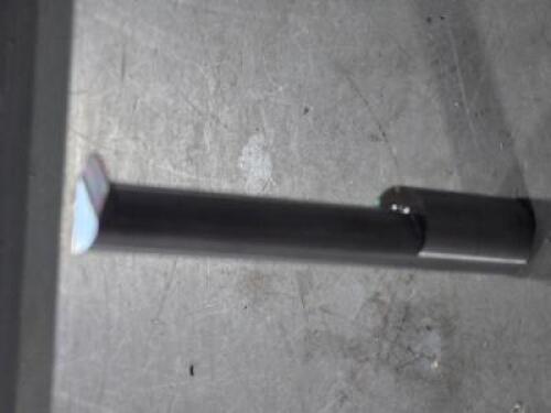 DESCRIPTION: (1) SINGLE POINT THREADING TOOL BRAND/MODEL: ACCUPRO 57091845 SIZE: 0.49" MIN DIA RETAIL$: $96.81 QTY: 1