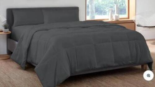 KING SIZE DOWN ALTERNATIVE COMFORTER GREY