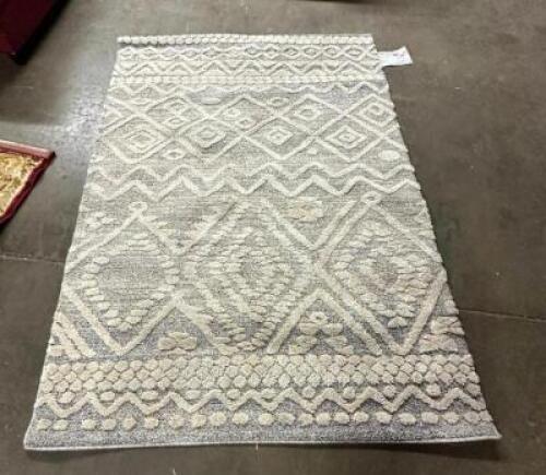 5FTX7FT LIGHT GREY AREA RUG