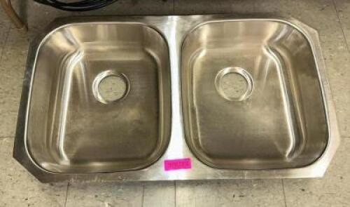 STAINLESS STEEL DOUBLE BOWL SINK
