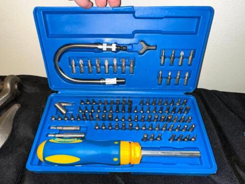 SCREWDRIVER SET WITH ACCESSORIES