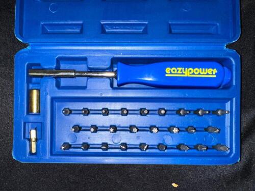 SCREWDRIVER SET WITH ACCESSORIES