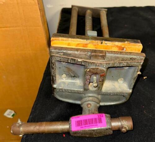 COLUMBIAN BENCH VISE