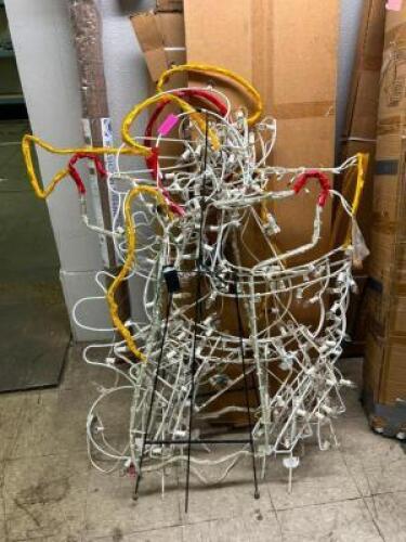 OUTDOOR HOLIDAY LIGHT UP DECOR