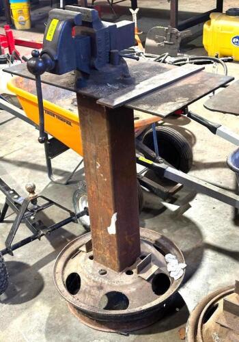 HEAVY DUTY VISE ON STAND