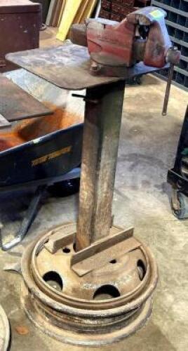 HEAVY DUTY VISE ON STAND