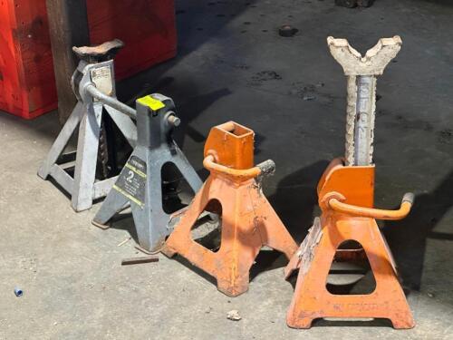 (3) AUTO JACKS