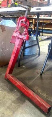 PIPE VISE