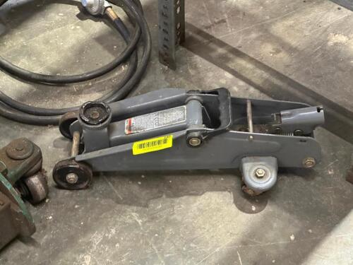 LARGE AUTO JACK