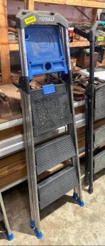 STEP LADDER