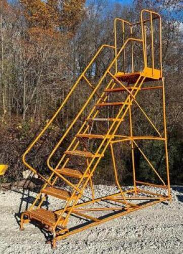 PLATFORM STEP LADDER