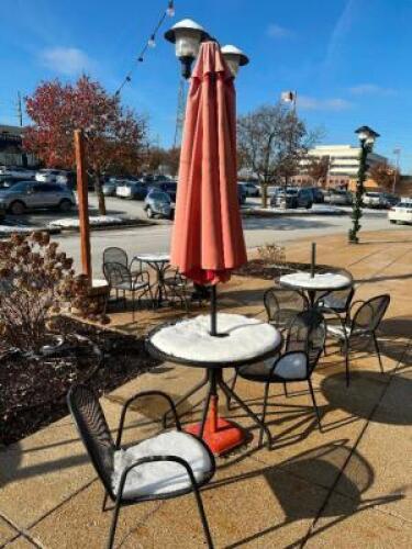 31" ROUND METAL PATIO TABLE W/ (3) CHAIRS AND (1) UMBRELLA