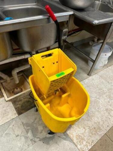 MOP BUCKET AND WRINGER.