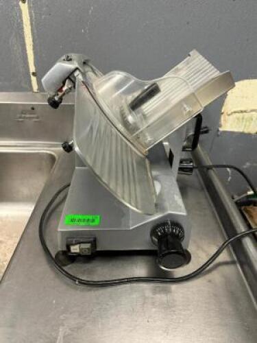 BACKYARD PRO BUTCHER SERIES DELI SLICER.