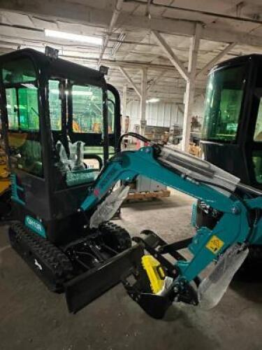 2023 AGT QH13R MINI EXCAVATOR. BACK WINDOW BROKEN OUT.