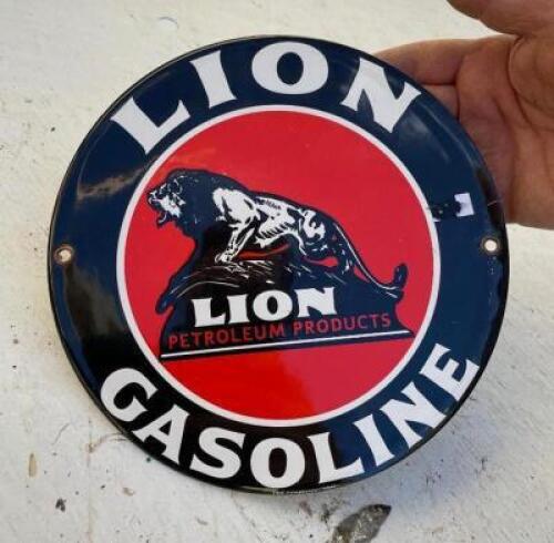 PORCELAIN LION GAS SIGN - 8" DIAMETER