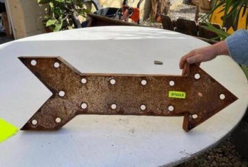 RUSTY ARROW SIGN - 36" X 2" X 12"