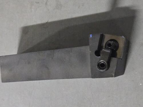 DESCRIPTION: (1) MSRNR 24-8E INDEXABLE TURNING TOOLHOLDER BRAND/MODEL: UNKNOWN 91422733 SIZE: 1-1/4" SQ SHANK RETAIL$: $98.30 QTY: 1