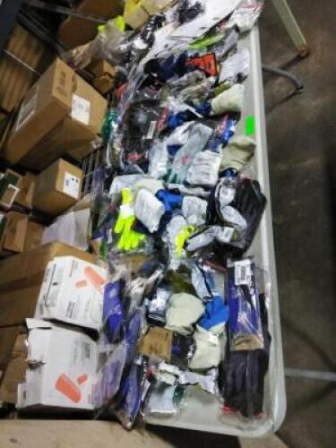 DESCRIPTION: (1) LOT OF MISC GLOVES QTY: 1