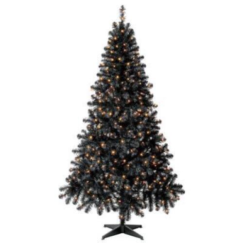 DESCRIPTION: (1) ARTIFICIAL CHRISTMAS TREE BRAND/MODEL: HOLIDAY TIME/T-33 SIZE: 7.5' TALL RETAIL$: $189 QTY: 1