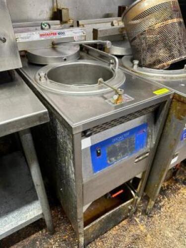 BROASTER 1800 PRESSURE FRYER W/ FILTRATION AN TOUCH SCREEN.