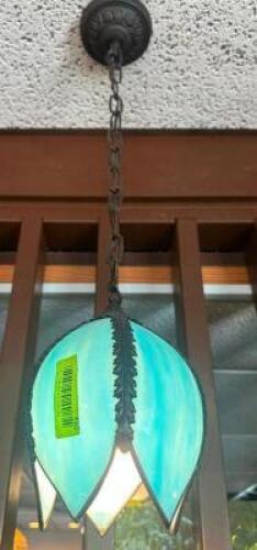 ART NOUVEAU TIFFANY STYLE STAINED SLAG GLASS, PANEL TULIP LOTUS LAMP GLOBE SHADE PENDANT LIGHT.