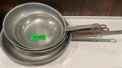 (4) ASSORTED SKILLETS