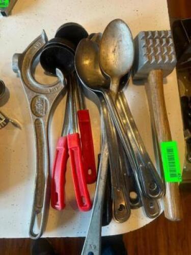 (1) LOT OF ASSORTED UTENSILS
