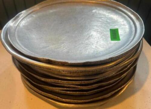 (10) 16" PIZZA PANS.