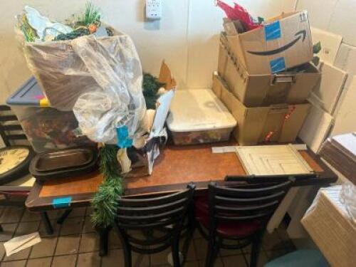 TABLE AND CONTENTS - ASSORTED SEASONAL DECORATIONS.