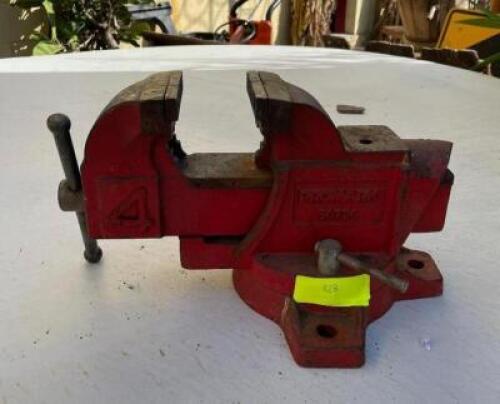 METAL TABLE VICE GRIP