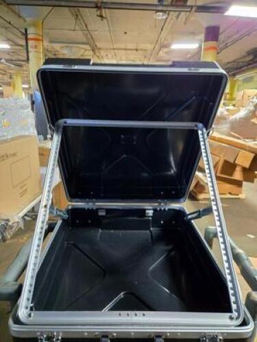 DESCRIPTION: (1) ABS MIXER FLIGHT CASE BRAND/MODEL: MCM 555-15461 SIZE: 19" CACSE RETAIL$: $132.80 QTY: 1