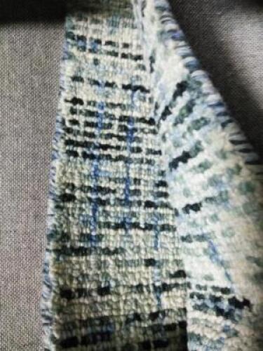 DESCRIPTION: (1) AREA RUG BRAND/MODEL: SAFAVIEH INFORMATION: BLUE . TAN . MULTICOLORED RETAIL$: $91.88 EA QTY: 1