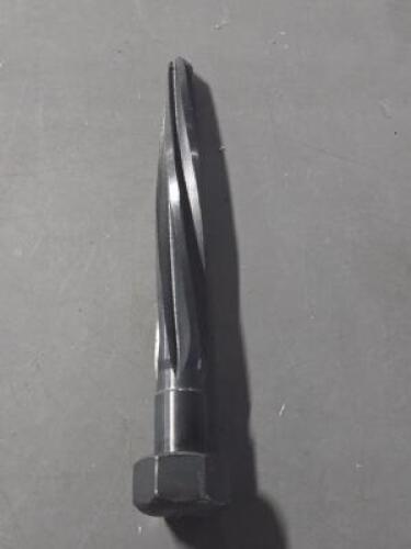 DESCRIPTION: (2) HSS BRIDGE REAMERS BRAND/MODEL: MADE IN USA 02341576 SIZE: 11/16" DIA 4-1/2" fl RETAIL$: $517.60 QTY: 2