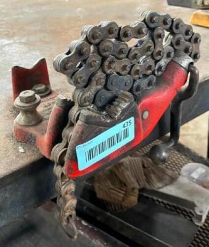 1/8" TO 2-1/2" CAST IRON TOP SCREW BENCH PIPE CHAIN VISE