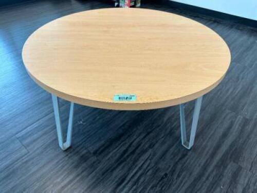 DESCRIPTION 30" ROUND COFFEE TABLE. LOCATION FRONT QTY 1