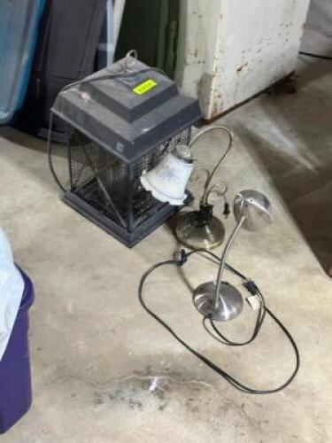 ELECTRIC BUG ZAPPER AND LAMPS