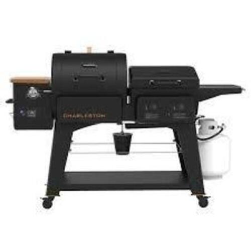 DESCRIPTION: (1) WOOD PELLET GRILL / GAS GRIDDLE COMBO BRAND/MODEL: PIT BOSS INFORMATION: CHARLESTON SIZE: 1020 SQ IN RETAIL$: $697.00 EA QTY: 1
