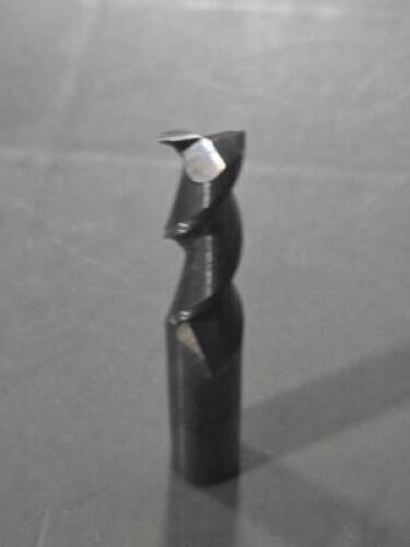 DESCRIPTION: (1) SOLID CARBIDE SQ END MILL BRAND/MODEL: ACCUPRO 70217781 SIZE: 15/32" DIA 1-1/4" loc RETAIL$: $53.96 QTY: 1