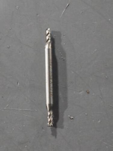 DESCRIPTION: (3) COBALT DE SQ END MILL BRAND/MODEL: VC 01871078 SIZE: 7/64" DIA 21/64" LOC RETAIL$: $61.11 QTY: 3