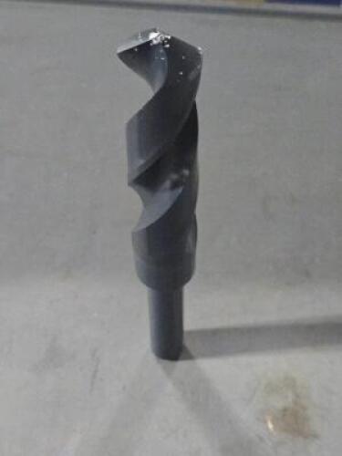 DESCRIPTION: (1) REDUCED SHANK DRILL BIT BRAND/MODEL: CHICAGO-LATROBE 55452 SIZE: 13/16" DIA 1/2" SD RETAIL$: $56.22 QTY: 1
