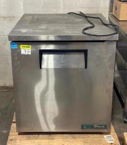 TRUE 27" SINGLE DOOR WORK TOP COOLER.