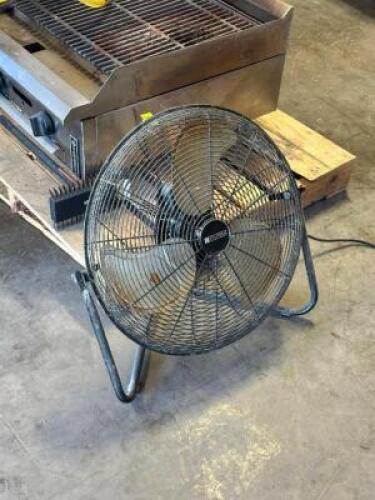 FLOOR FAN
